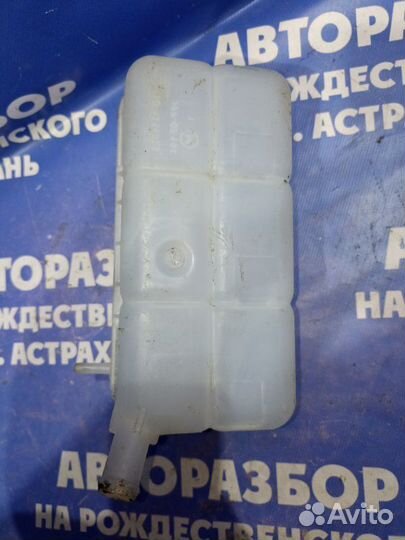 Бачок расширительный Ваз Лада Приора седан 21126