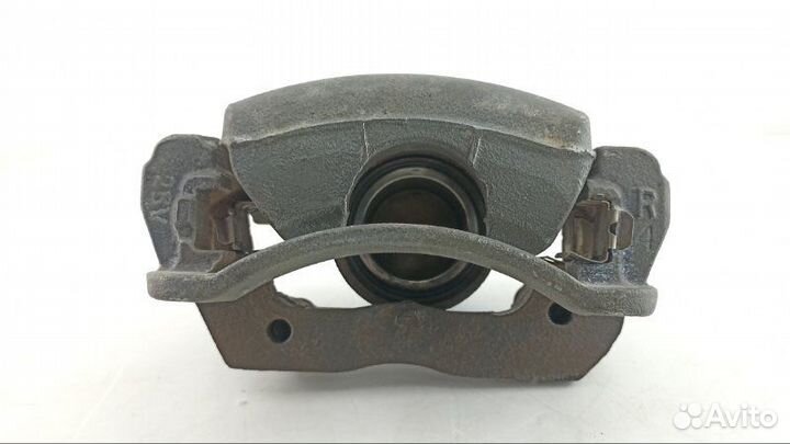 Суппорт передний правый Toyota Brevis JCG15 2002