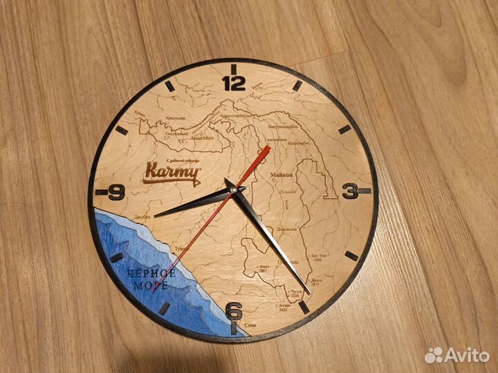 Часы электронные настенные