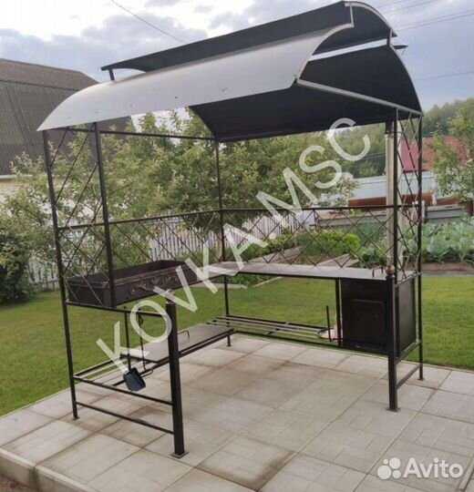 Мангал с крышей