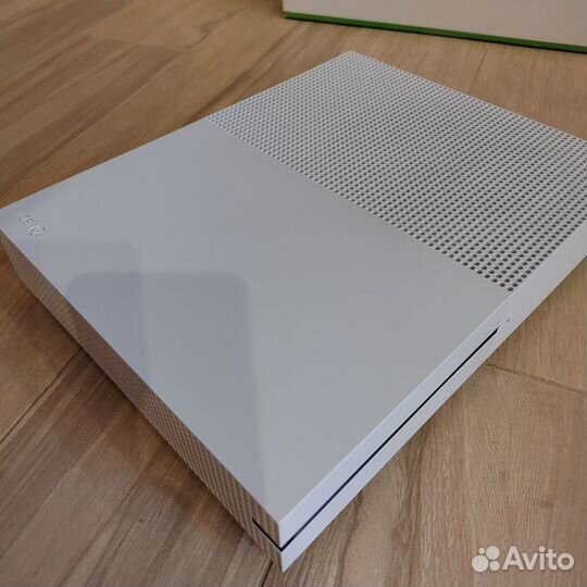 Xbox One S 1 tb, игры