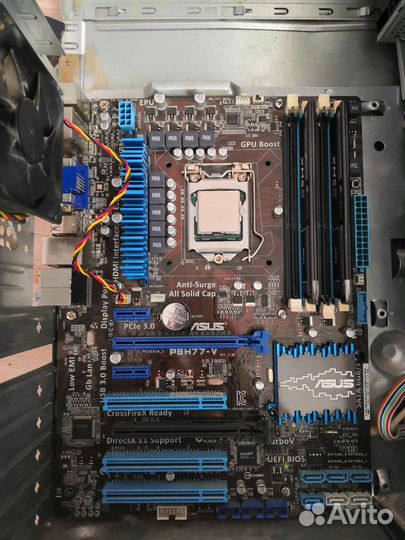 Материнская плата с процессором и памятью