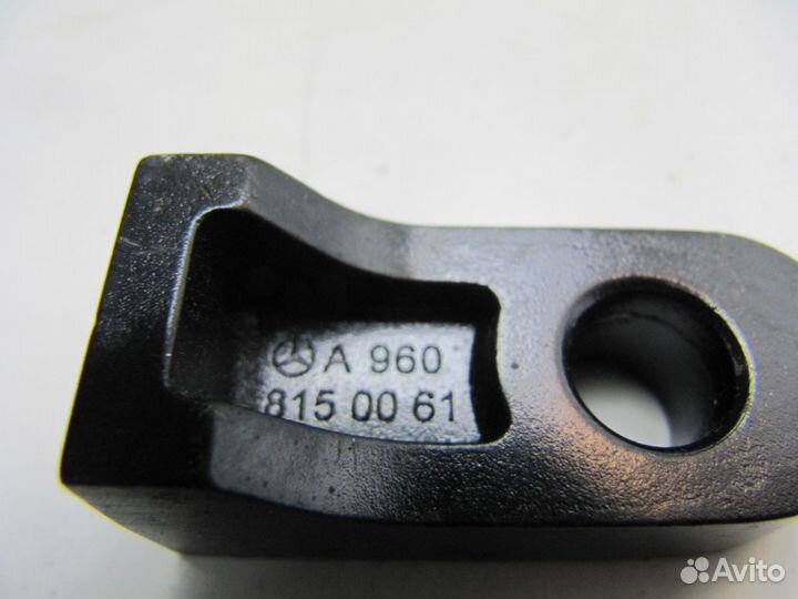 Проставка поручня Mercedes Benz Actros MP4