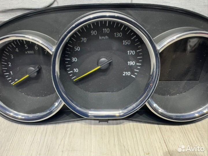 Панель приборов Renault Logan 2