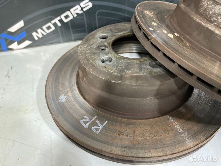 Тормозной диск задний Bmw X5 E70 N52B30 2007