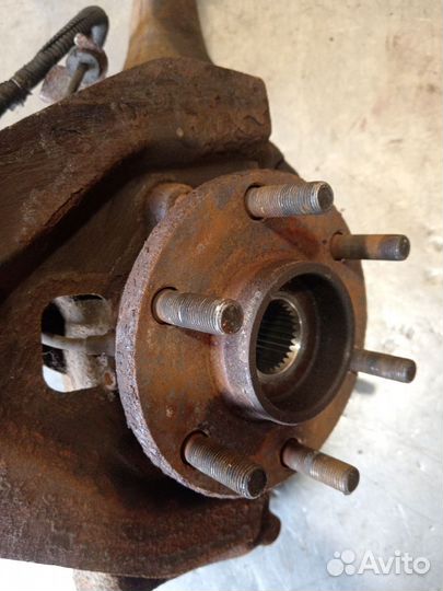 Кулак поворотный передний Nissan Pathfinder R51