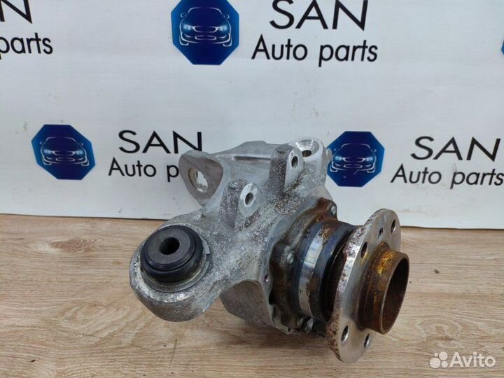 Кулак задний правый Bmw X5 Рест E70 рест N55B30