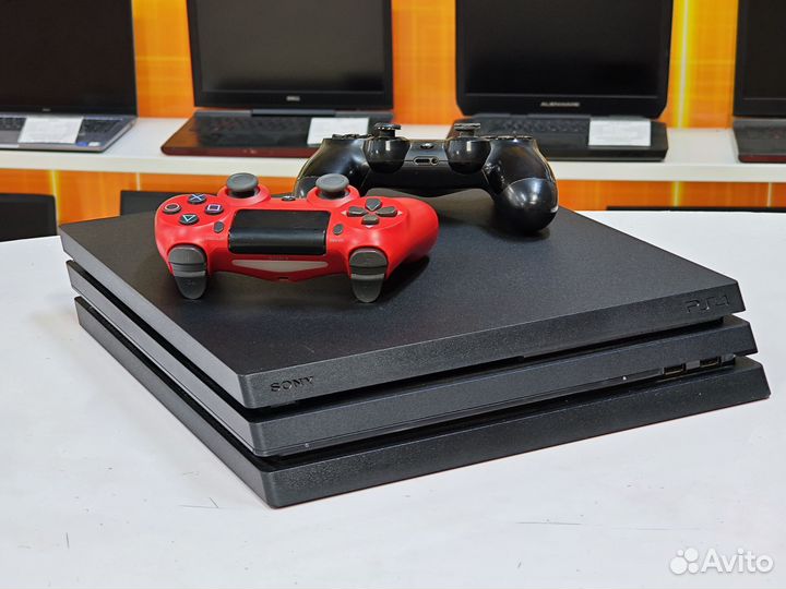 Sony PlayStation 4 Pro + 2 джойстика