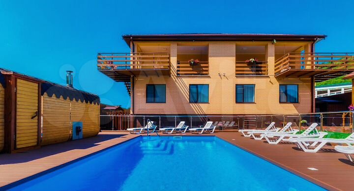 Дом 368 м² на участке 8,1 сот.