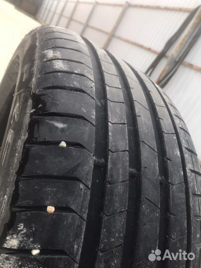 Pirelli P Zero 275/40 R22