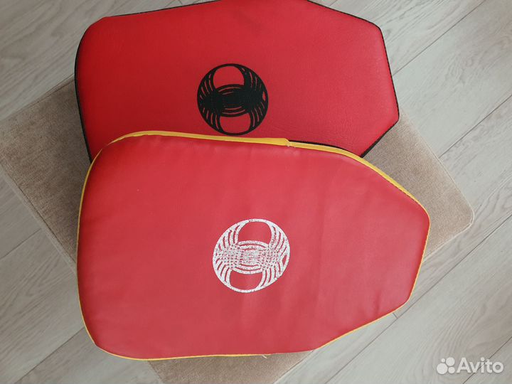 Боксерские перчатки и шлем детские