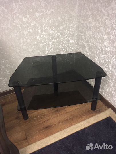 Стеклянная тумба под тв