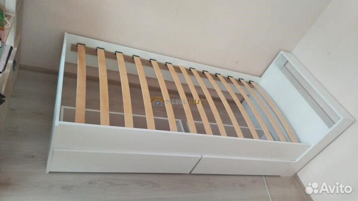 Кровать односпальная с ящиками