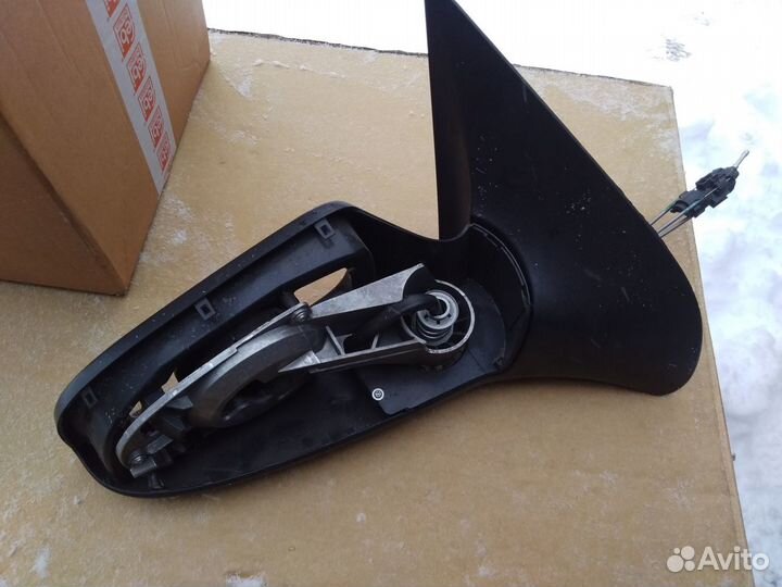 Зеркало правое Opel Astra H 2004-10 механическое