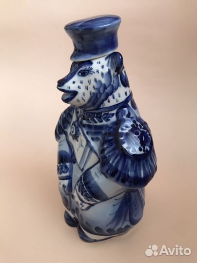 Штоф фарфоровый Генерал Топтыгин Гжель