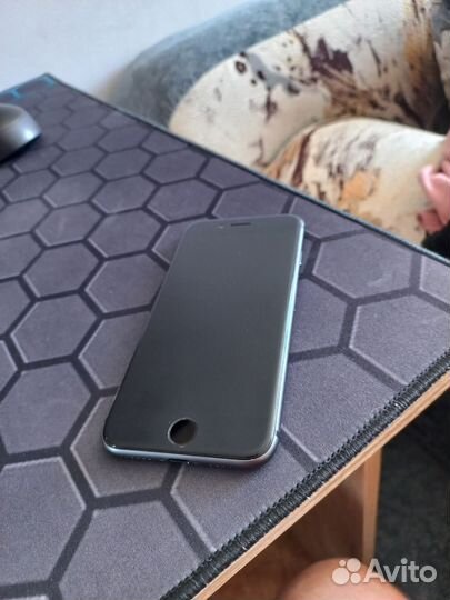 iPhone 8, 64 ГБ