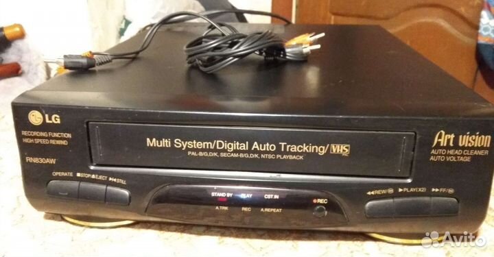 Видеомагнитофон LG +29кассет