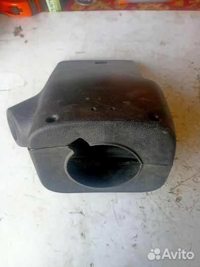 Кожух рулевой колонки Peugeot 307 9682385680