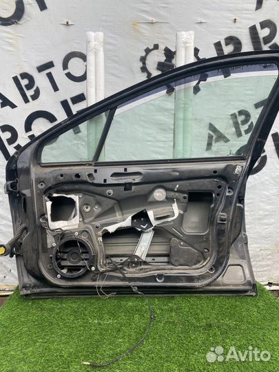 Дверь передняя правая Peugeot 407