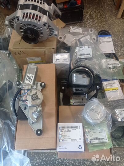 Фонарь задний правый на крышку багажника Лацетти