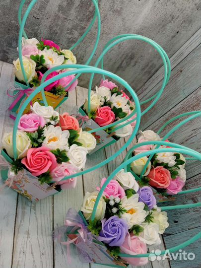 Букетик в декоративной сумочке мыльные цветы
