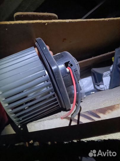 Оригинальный мотор отопителя салона 7802A217