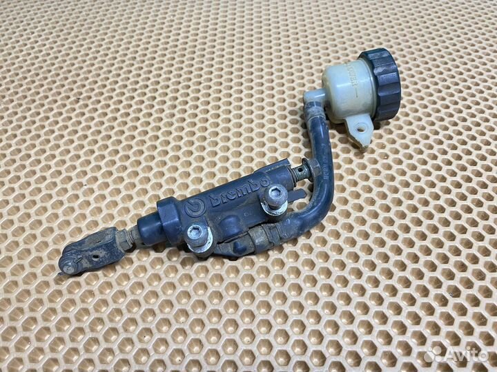 Тормозная машинка задняя yamaha fzs 1000 01-05г