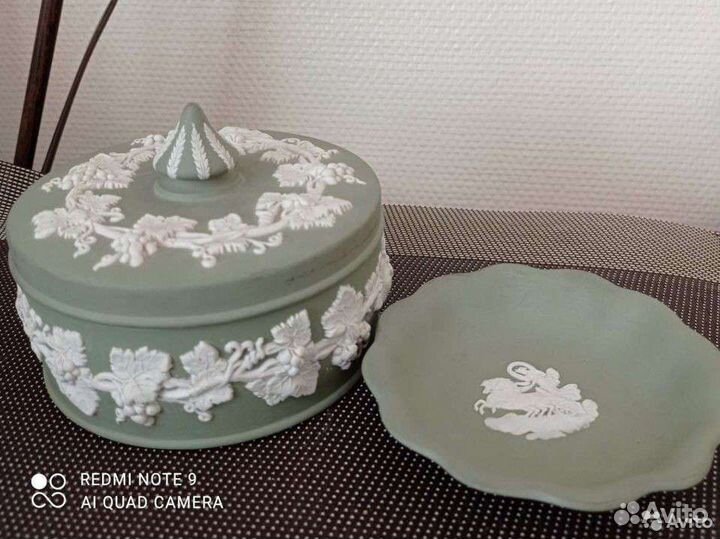 Wedgwood. Англия, шкатулка и тарелочка