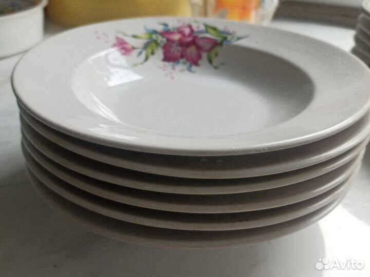 Набор столовых тарелок