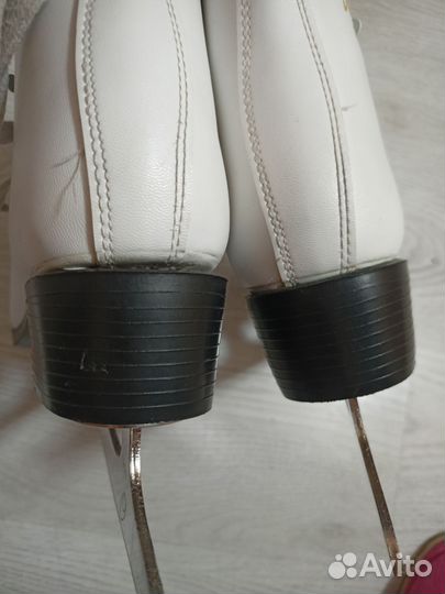 Коньки фигурные Davos Gold 38 размер