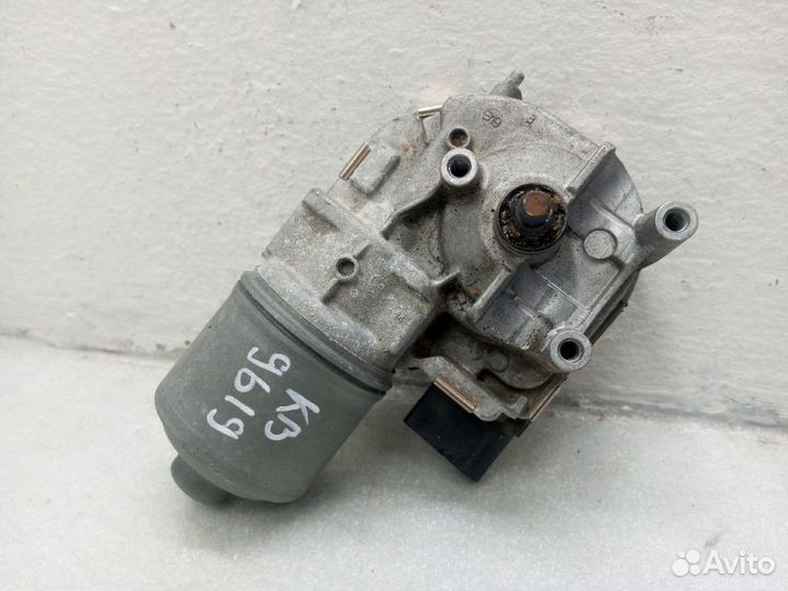 Мотор стеклоочистителя skoda octavia A7 Передний