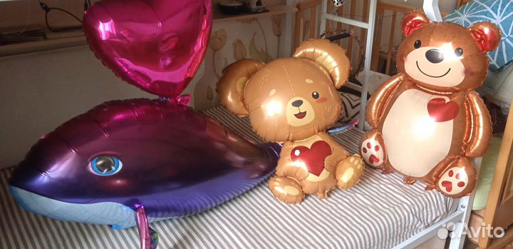 Фольгированные воздушные шары и пиратская шляпа