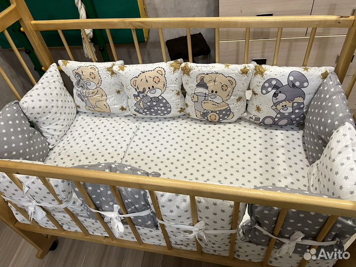 Бортики в детскую кроватку с постельным белым