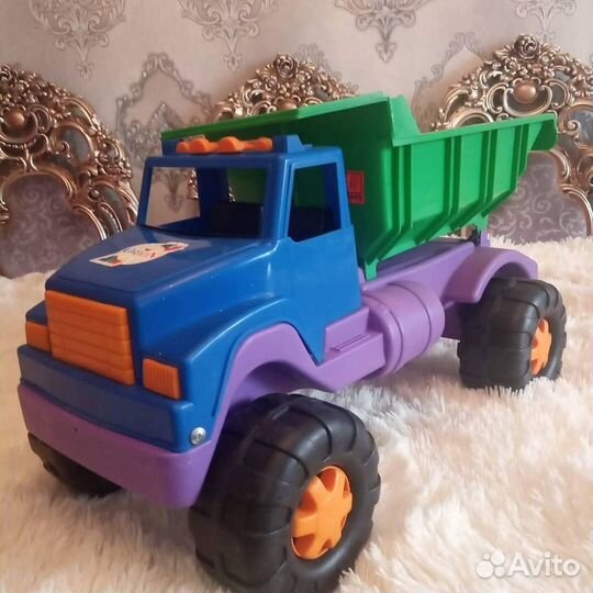 Игрушки машина большая