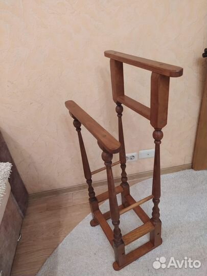 Вешалка для одежды деревянная