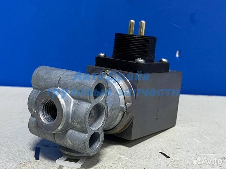 Клапан пневматический противобуксовочный 62135292