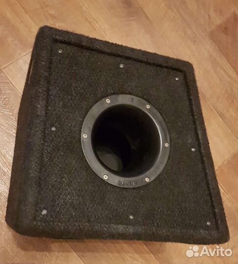 Автомобильный сабвуфер Hertz Италия