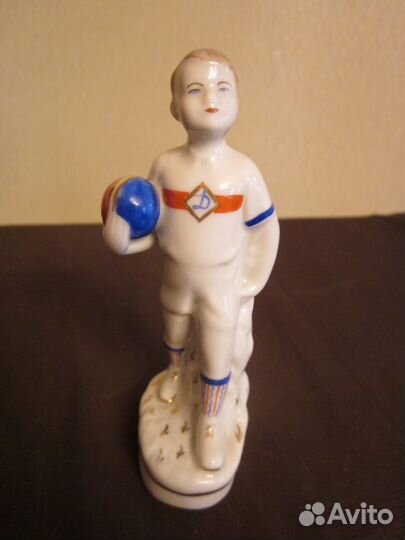 Фарфор статуэтка «Футболист» Вербилки