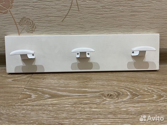 Вешалка для одежды настенная