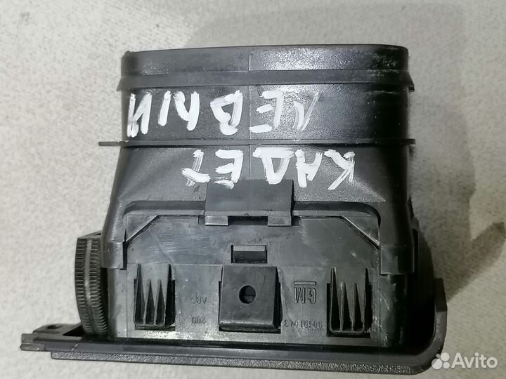 Дефлектор воздушный левый (салон) Opel Kadett E