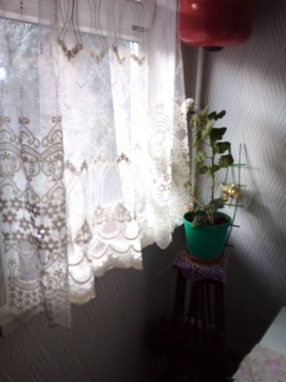 Доля в 2-к. квартире, 46 м², 1/1 эт.