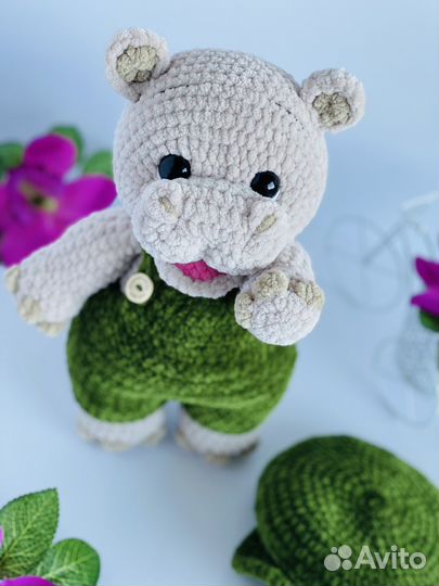 Бегемотик плюшевый