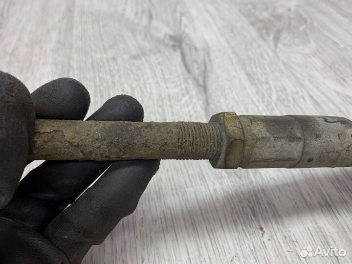 Рулевая тяга с наконечником передняя левая