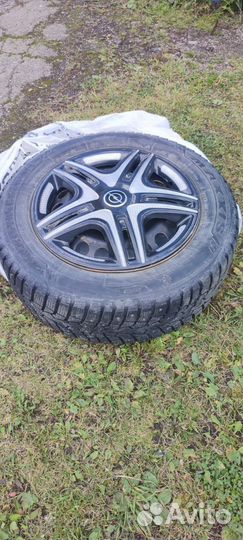 Maxxis ArcticTrekker NP3 205/60 R16 96T