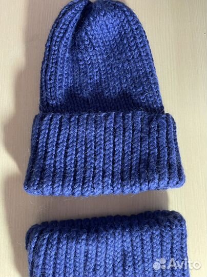 Шапка и манишка ручная работа
