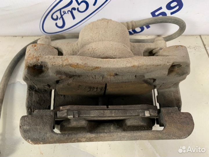 Суппорт передний правый Nissan X-Trail T31 2.0