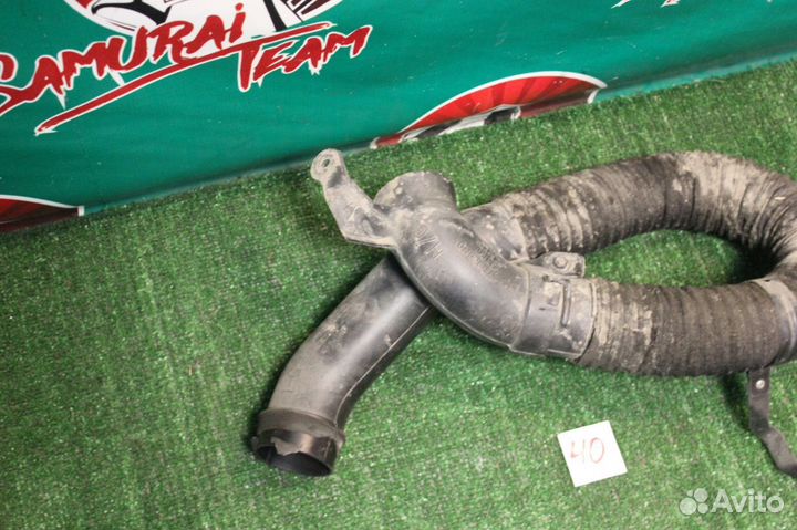 Патрубок воздушного фильтра Toyota Auris NZE151