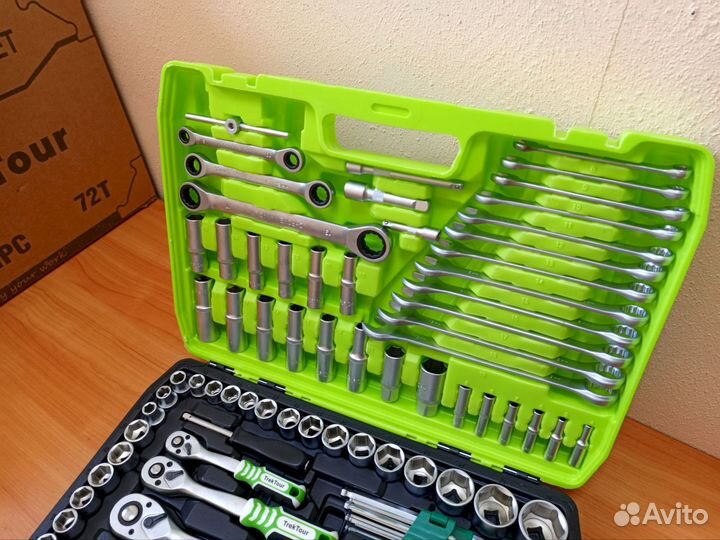 Набор инструментов с трещеточными ключами