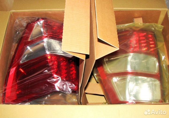 Фонарь задний левый Сузуки Гранд Витара 2005