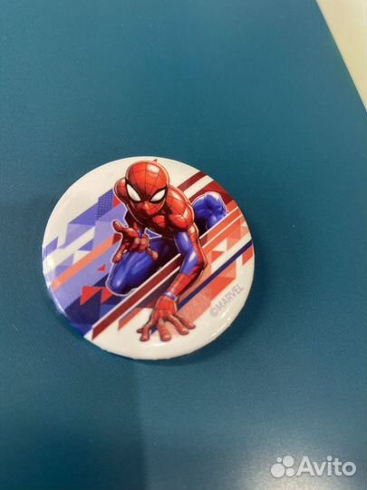 Значок человек паук,день тигра,цыпленок